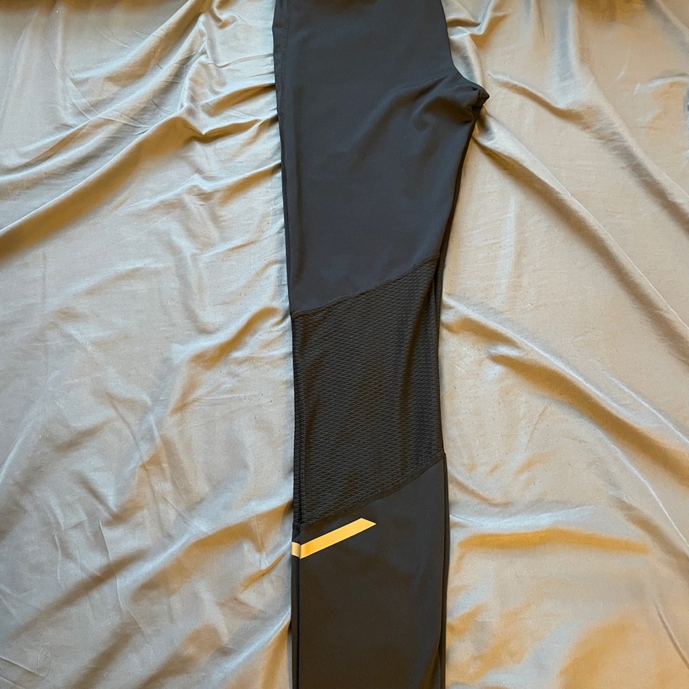 Exercise Reebok leggings with Mesh - Picture 6 of 6